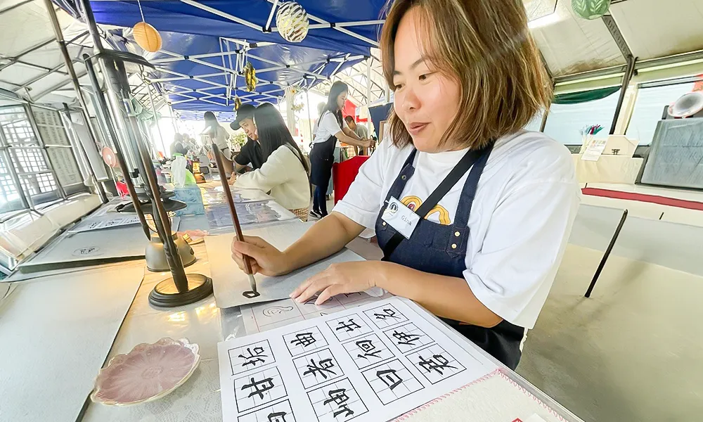 Oracle bone calligraphy art